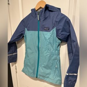 Girls Patagonia rain jacket size 10